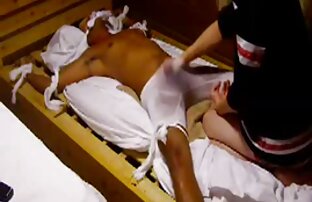 XXX O operador de câmara talentoso vídeo pornô dos simpsons ajuda os seus dois amigos bissexuais.