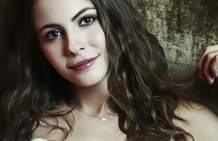 A estudante Loura porno corno brasileiro De VIXEN é nova na cidade e quer divertir-se.